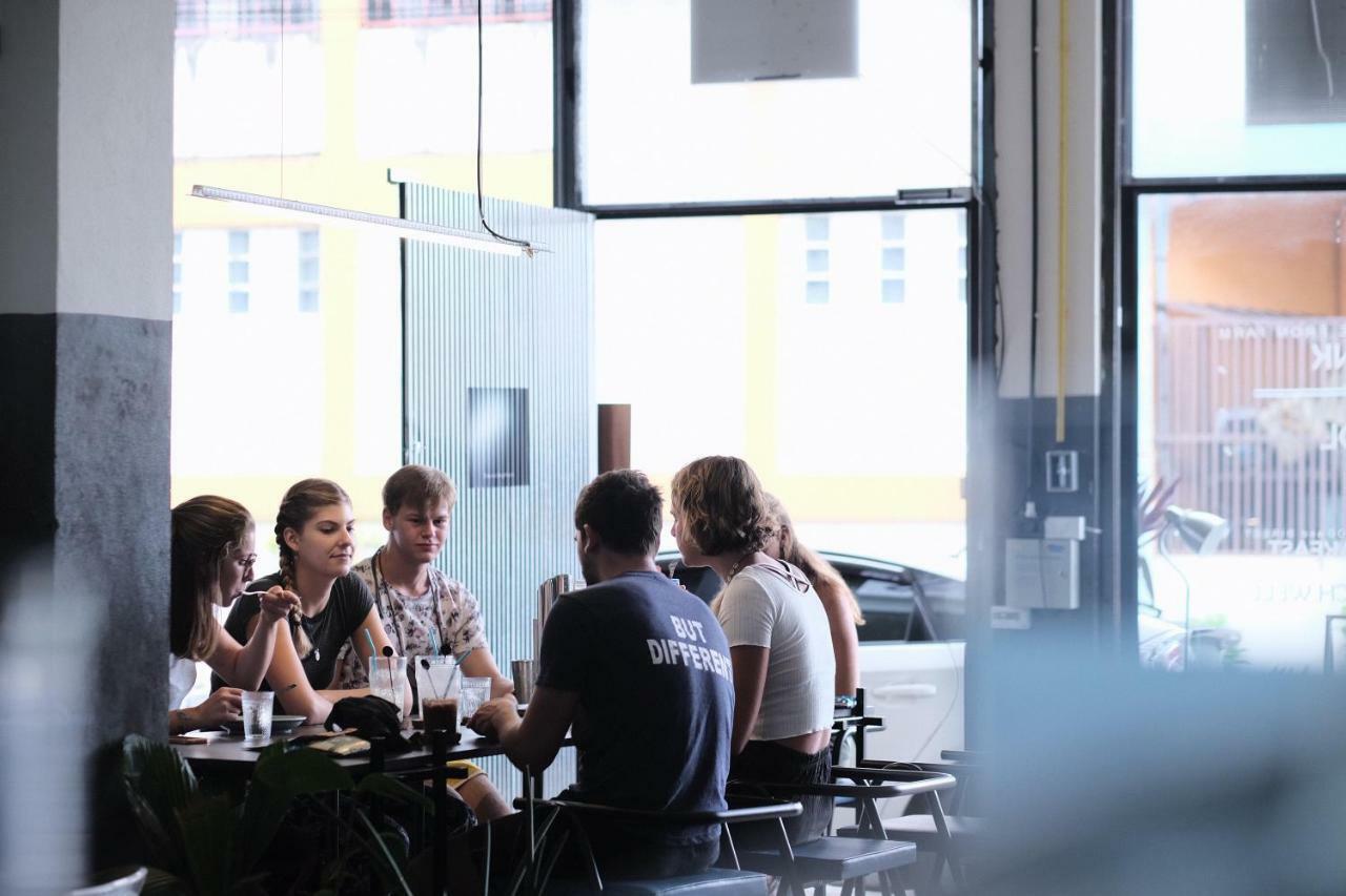 Soundsleep Hostel เชียงราย ภายนอก รูปภาพ